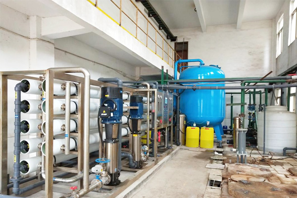 反渗透设备冬季怎么做保温呢？你的反渗透设备做上保温了吗？